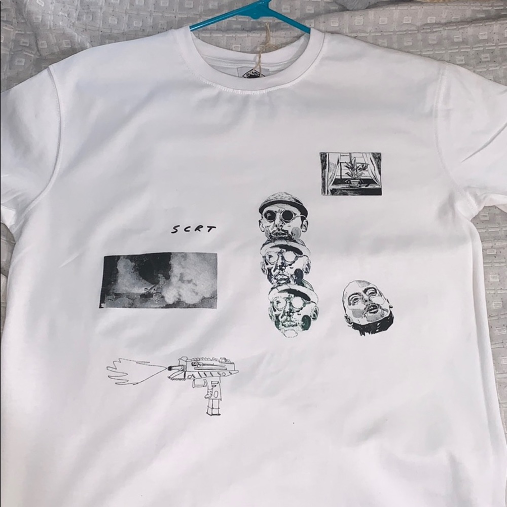 SCRT LEON shirt size small (brand new)